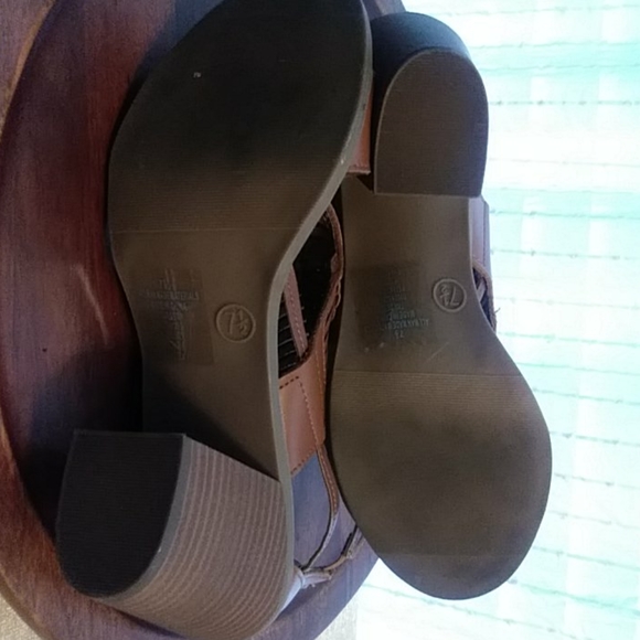 Open Toe Sandals - Picture 6 of 6